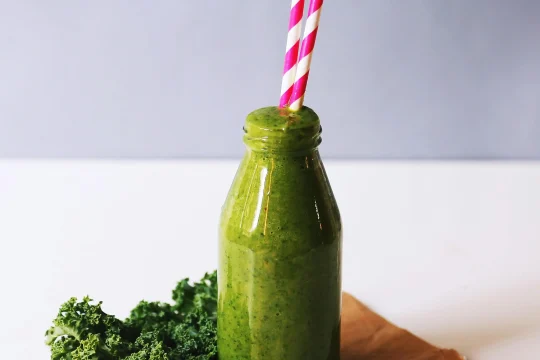 Green Juicing: A Natural Path to Men's Hormone Balance